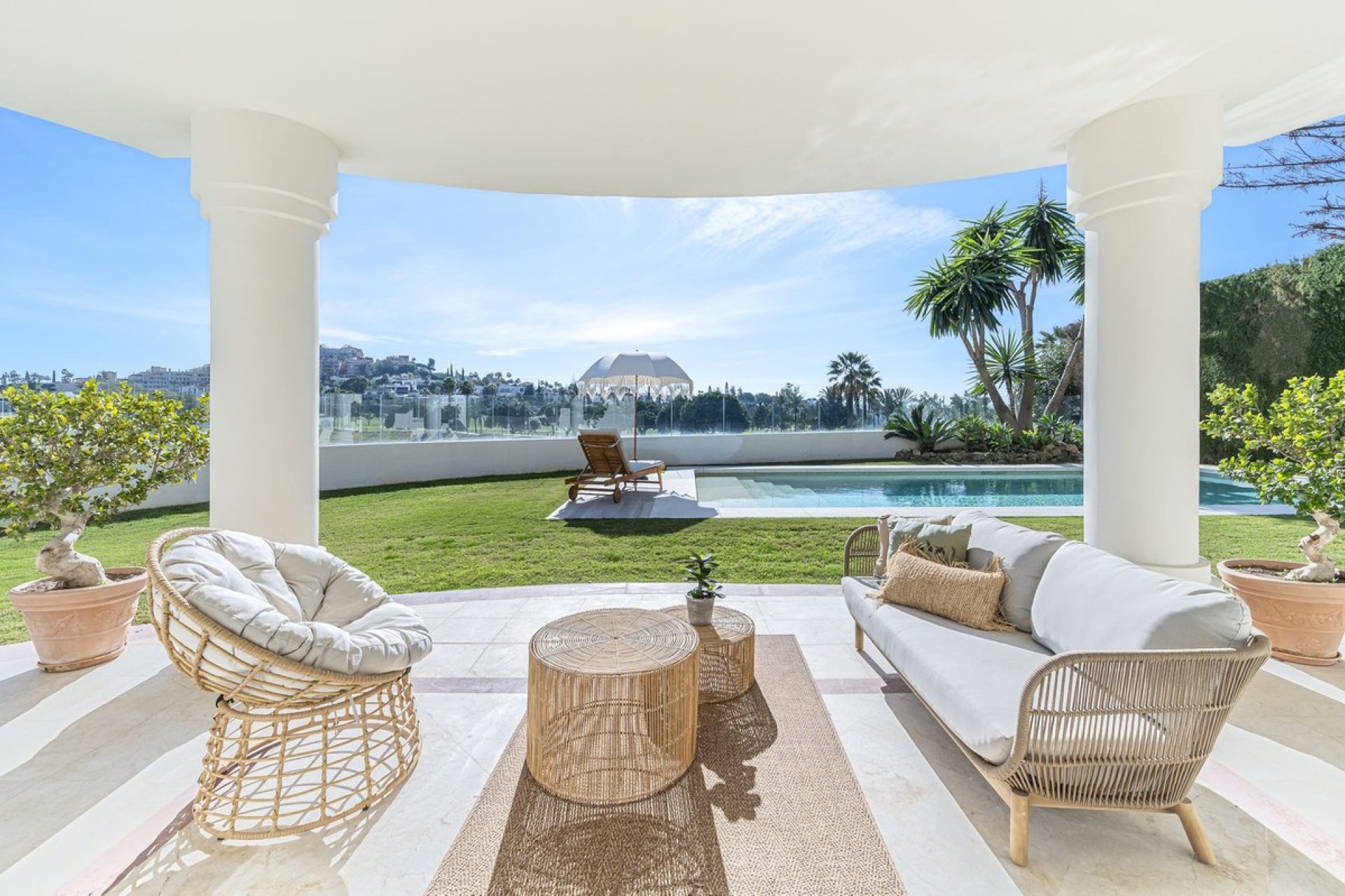 Resale - Villa - Marbella - Nueva Andalucía