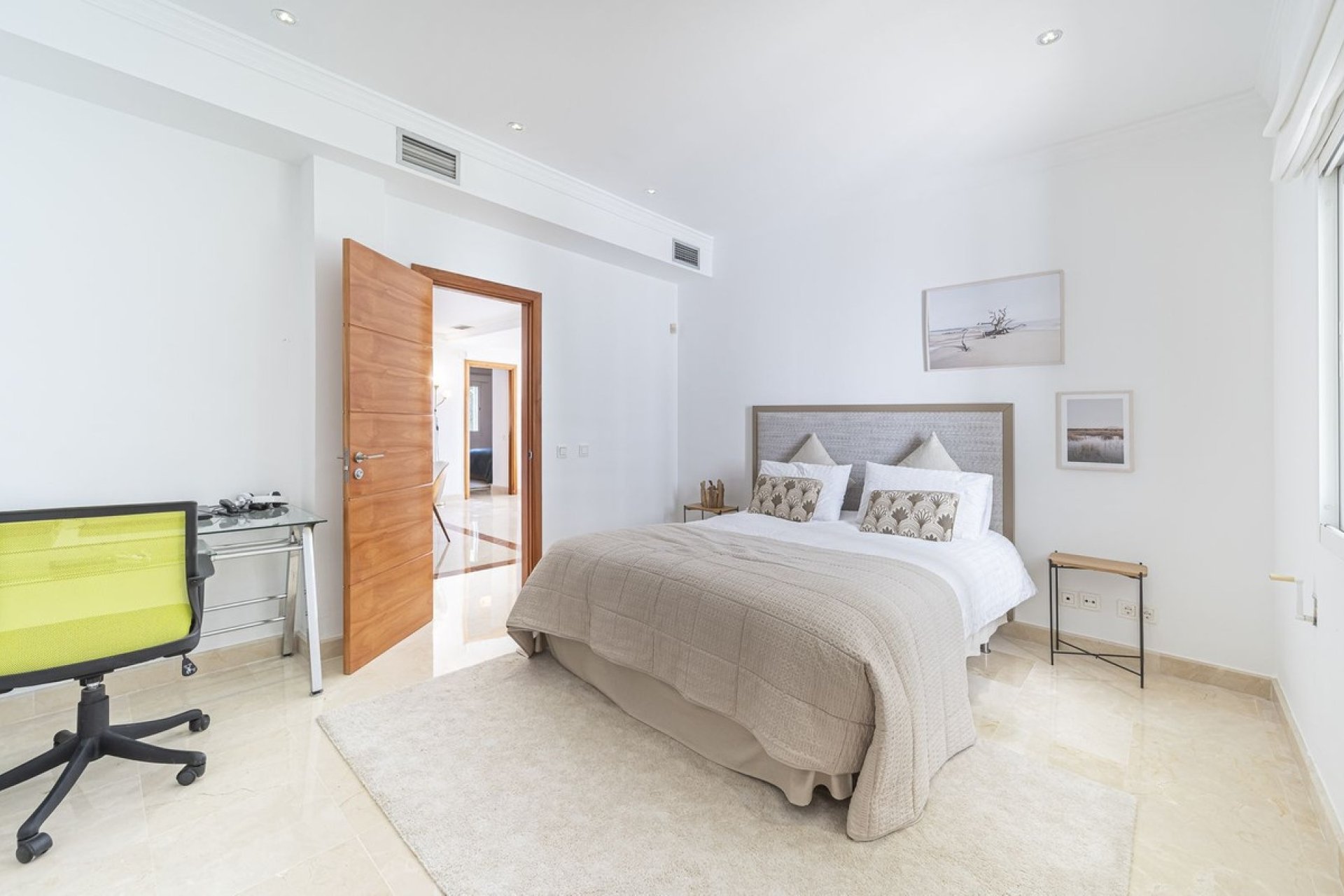 Resale - Villa - Marbella - Nueva Andalucía