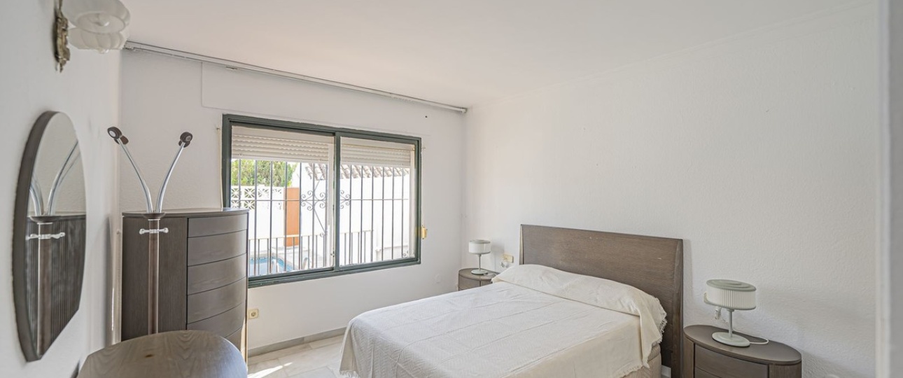 Resale - Villa - Marbella - Nueva Andalucía