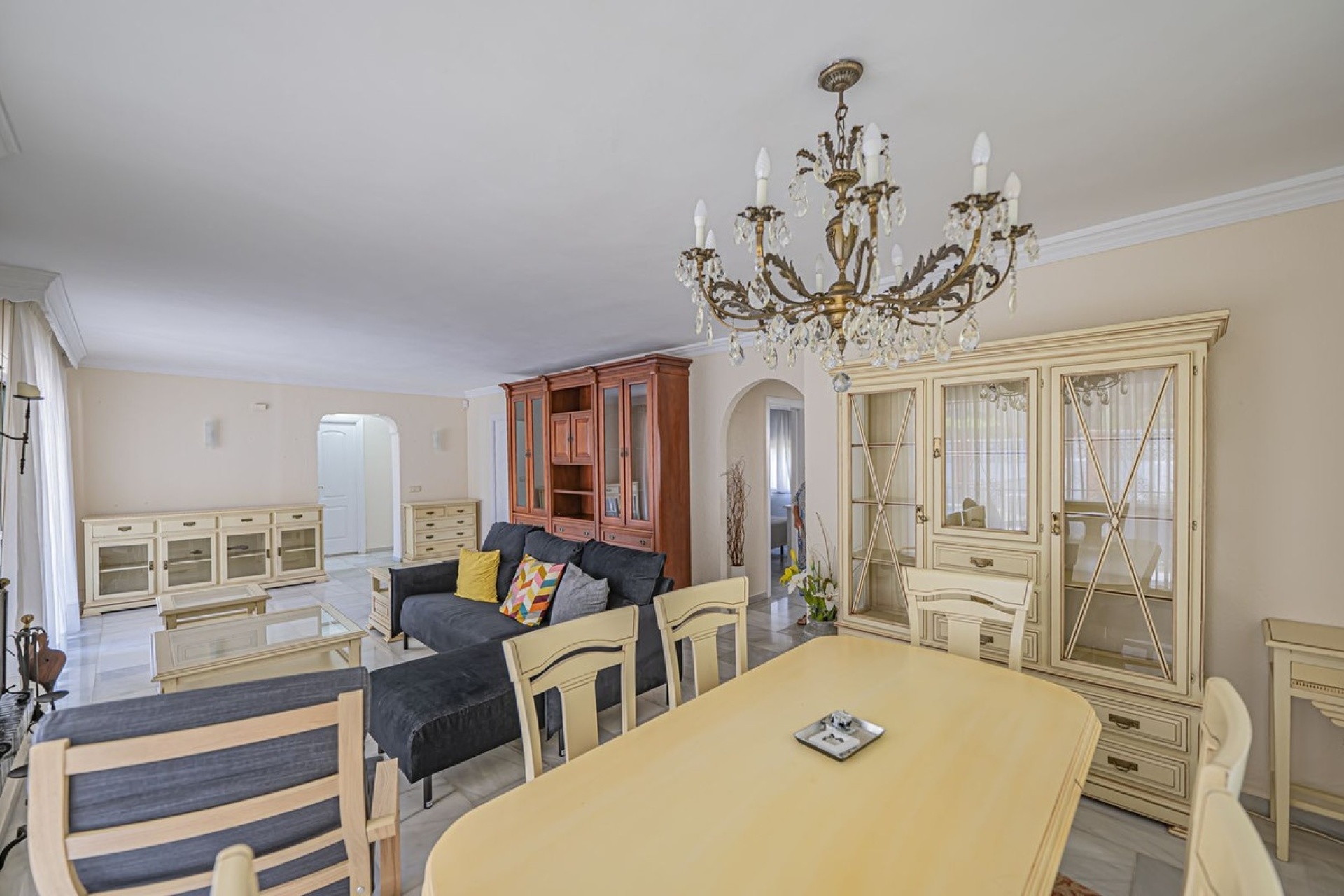 Resale - Villa - Marbella - Nueva Andalucía