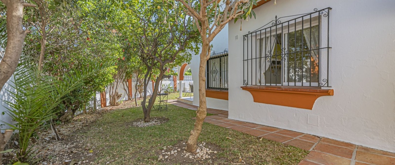 Resale - Villa - Marbella - Nueva Andalucía
