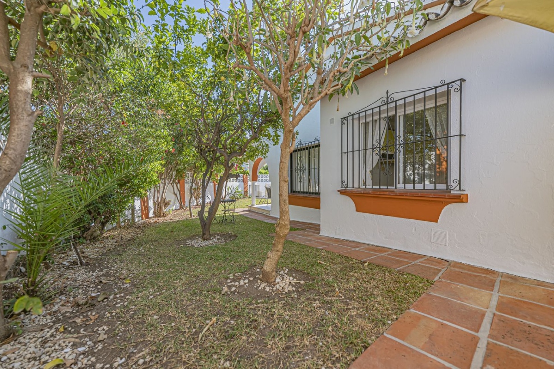 Resale - Villa - Marbella - Nueva Andalucía
