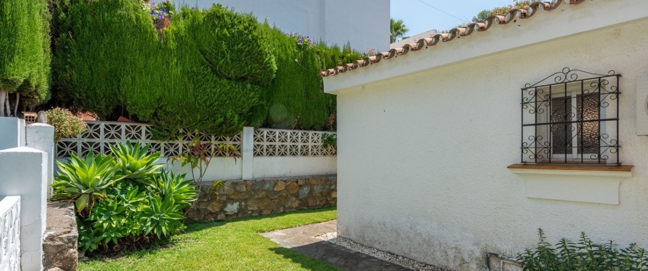 Resale - Villa - Marbella - Nueva Andalucía