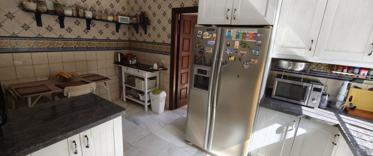 Resale - Villa - Marbella - Nueva Andalucía