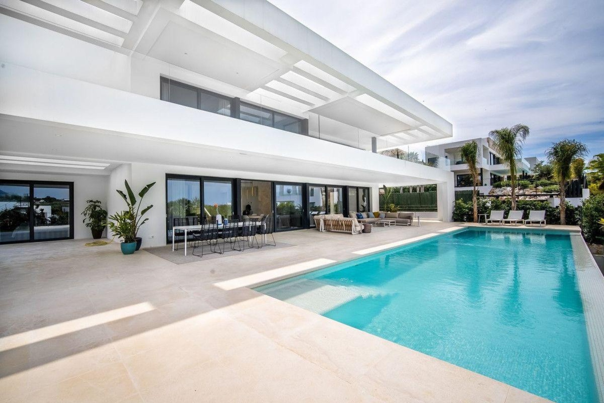 Resale - Villa - Marbella - Nueva Andalucía