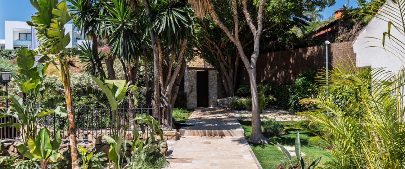 Resale - Villa - Marbella - Nueva Andalucía