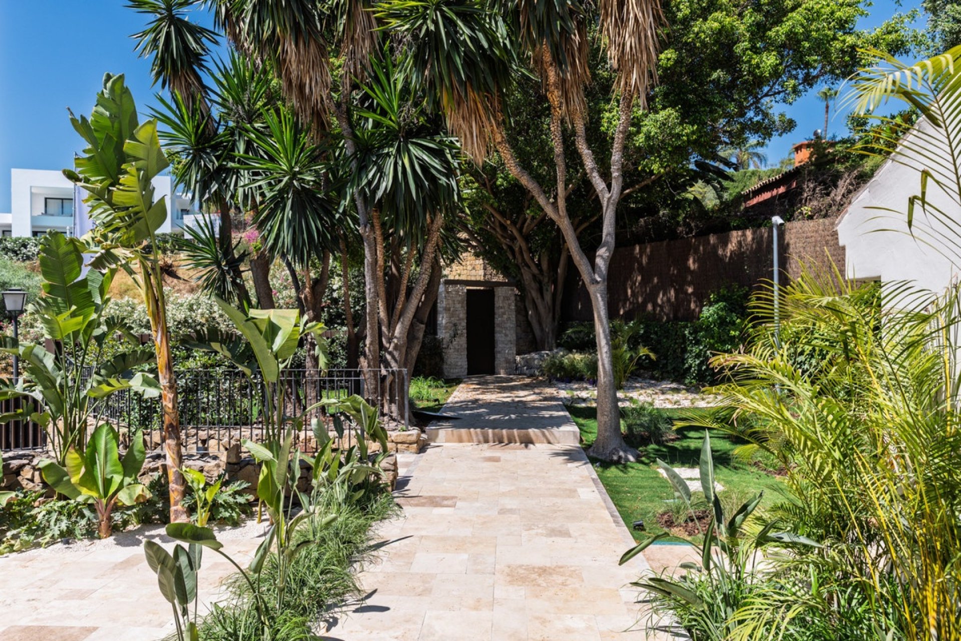 Resale - Villa - Marbella - Nueva Andalucía