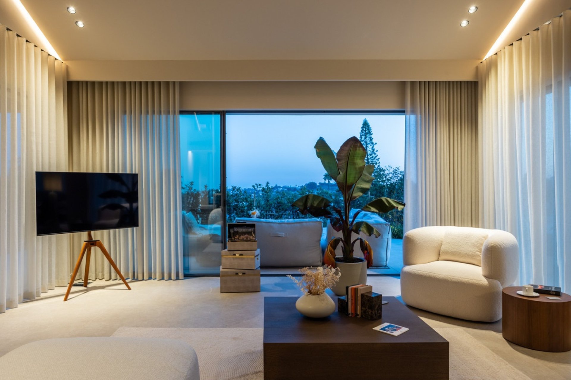 Resale - Villa - Marbella - Nueva Andalucía