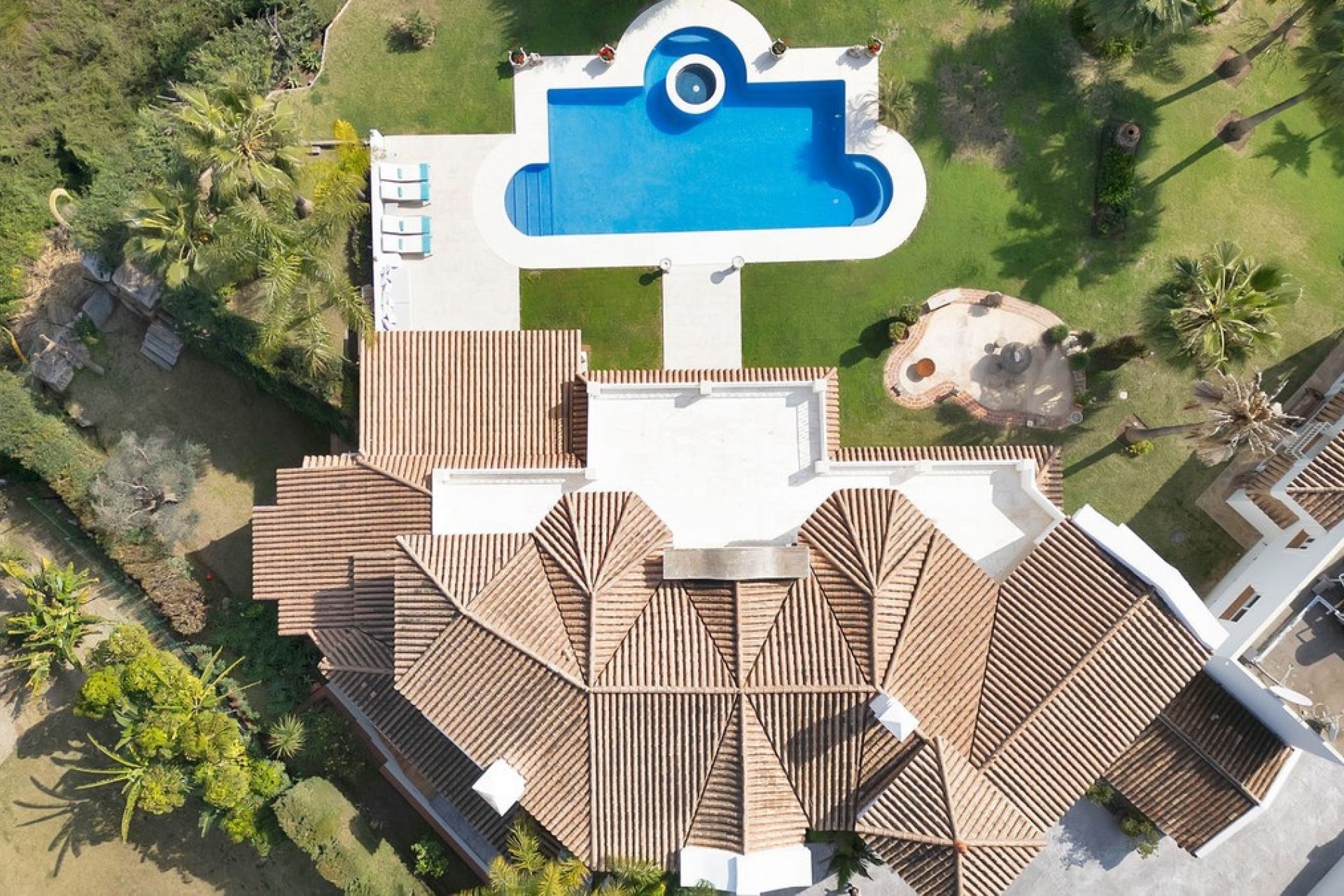 Resale - Villa - Marbella - Nueva Andalucía