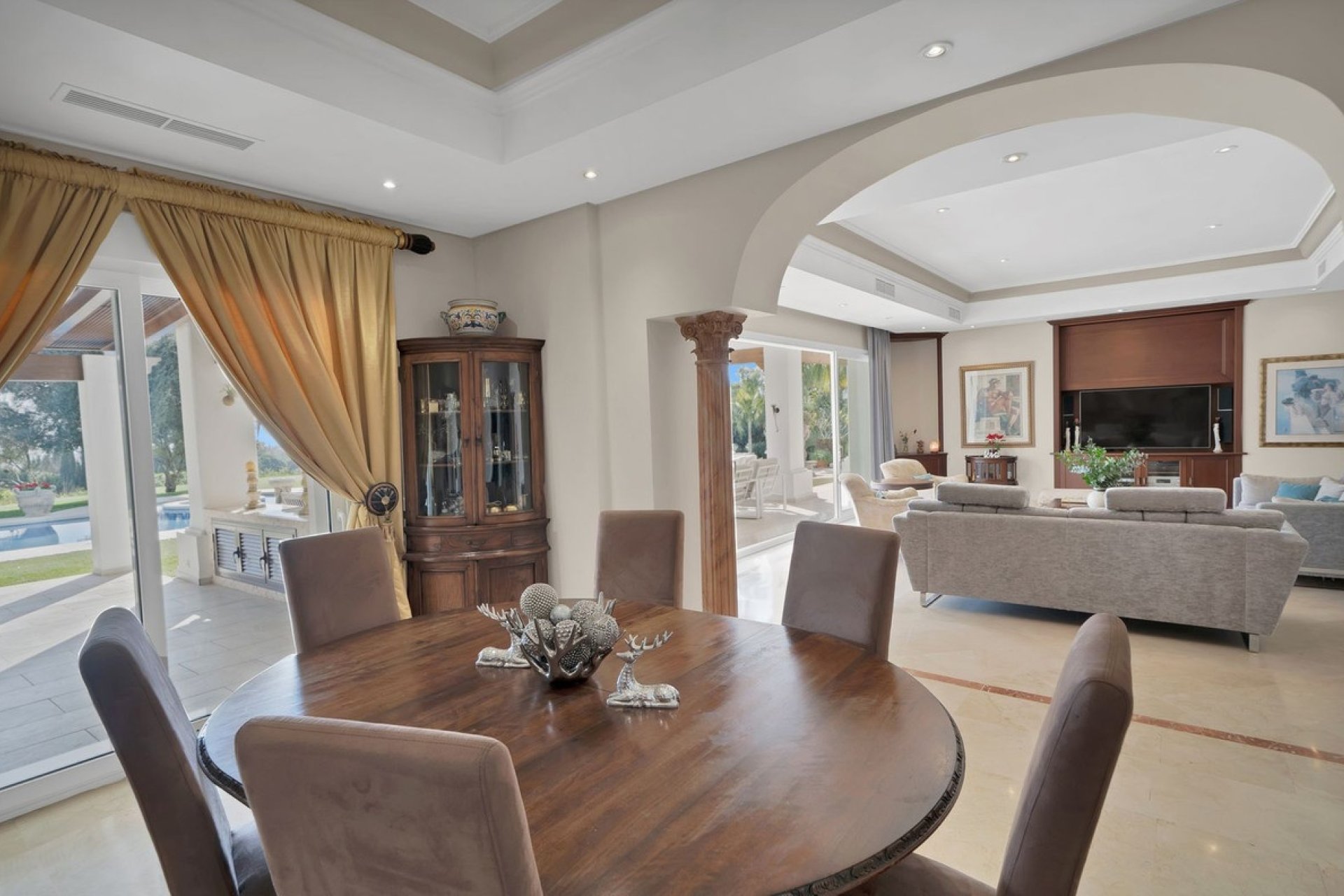 Resale - Villa - Marbella - Nueva Andalucía