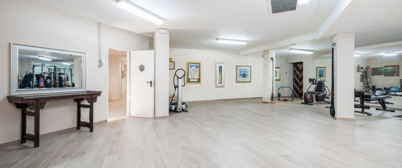 Resale - Villa - Marbella - Nueva Andalucía
