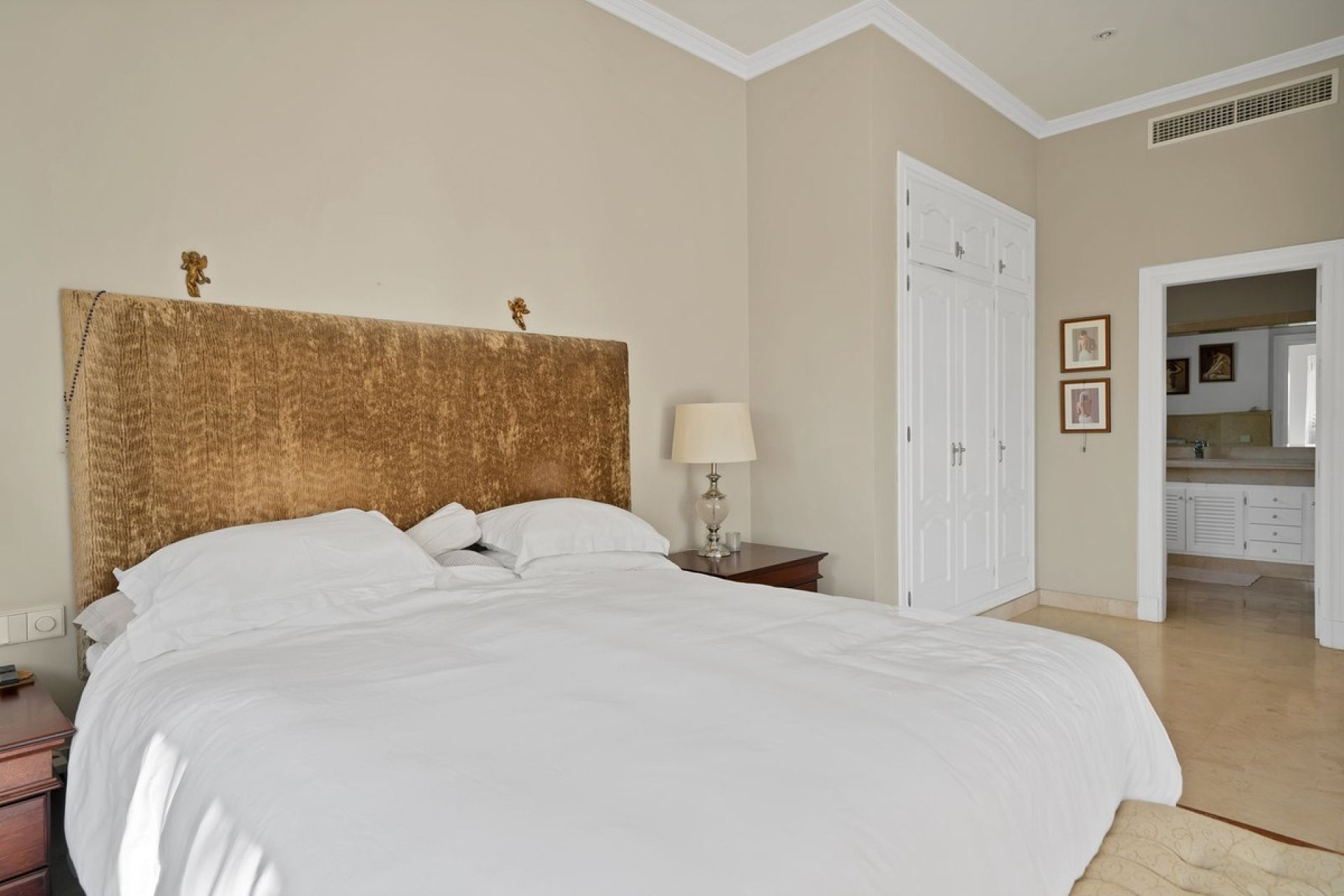 Resale - Villa - Marbella - Nueva Andalucía