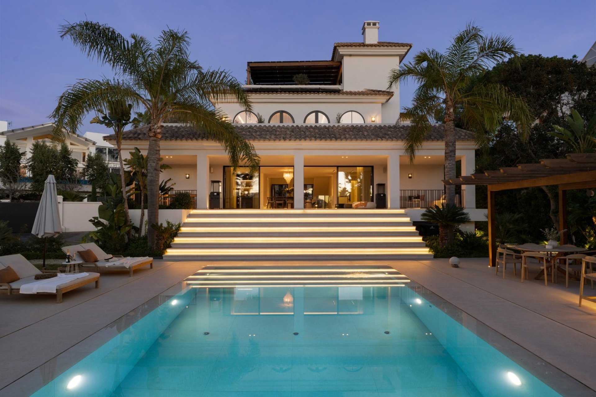 Resale - Villa - Marbella - Nueva Andalucía