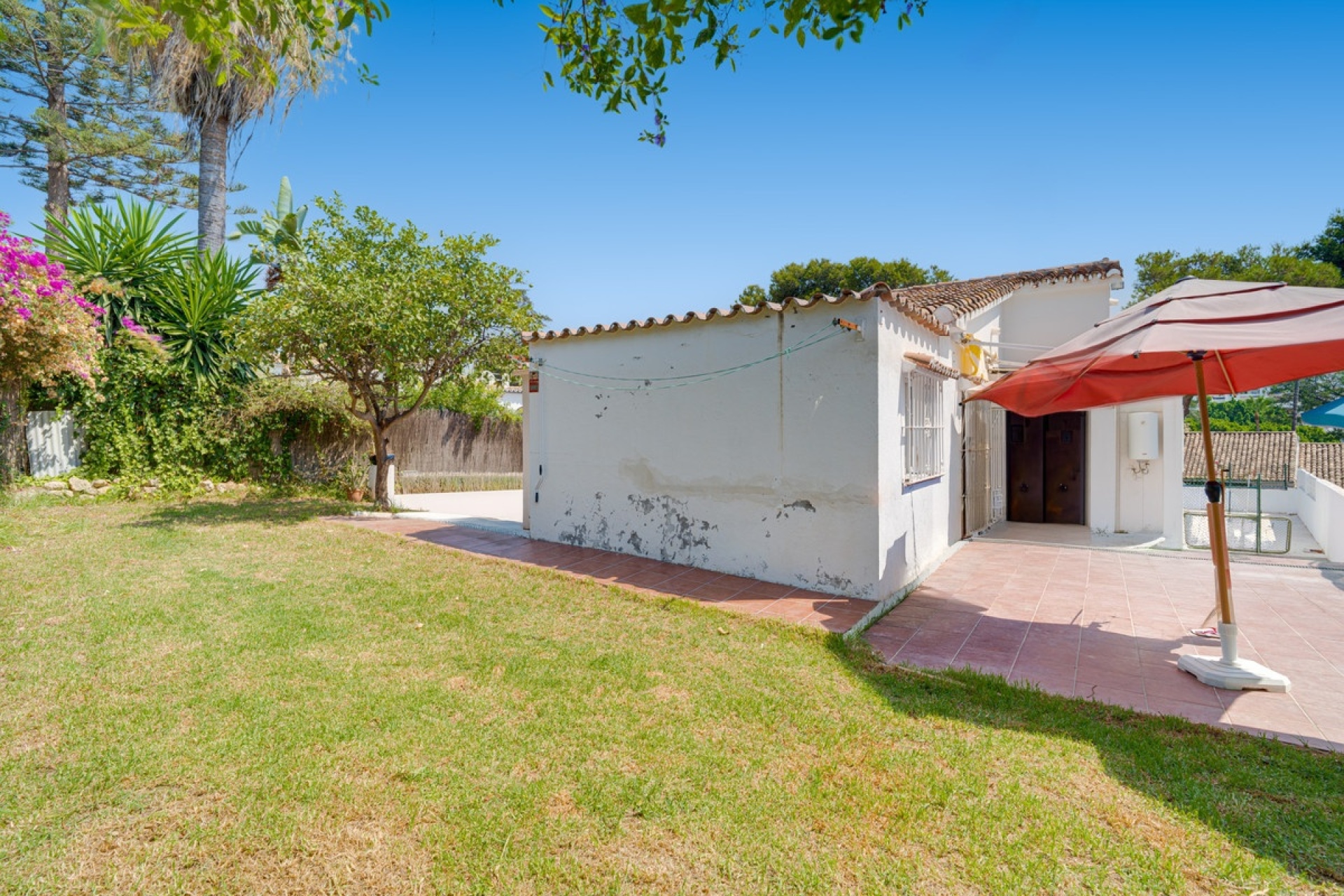 Resale - Villa - Marbella - Nueva Andalucía