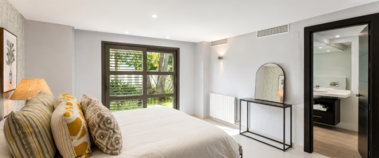 Resale - Villa - Marbella - Nueva Andalucía