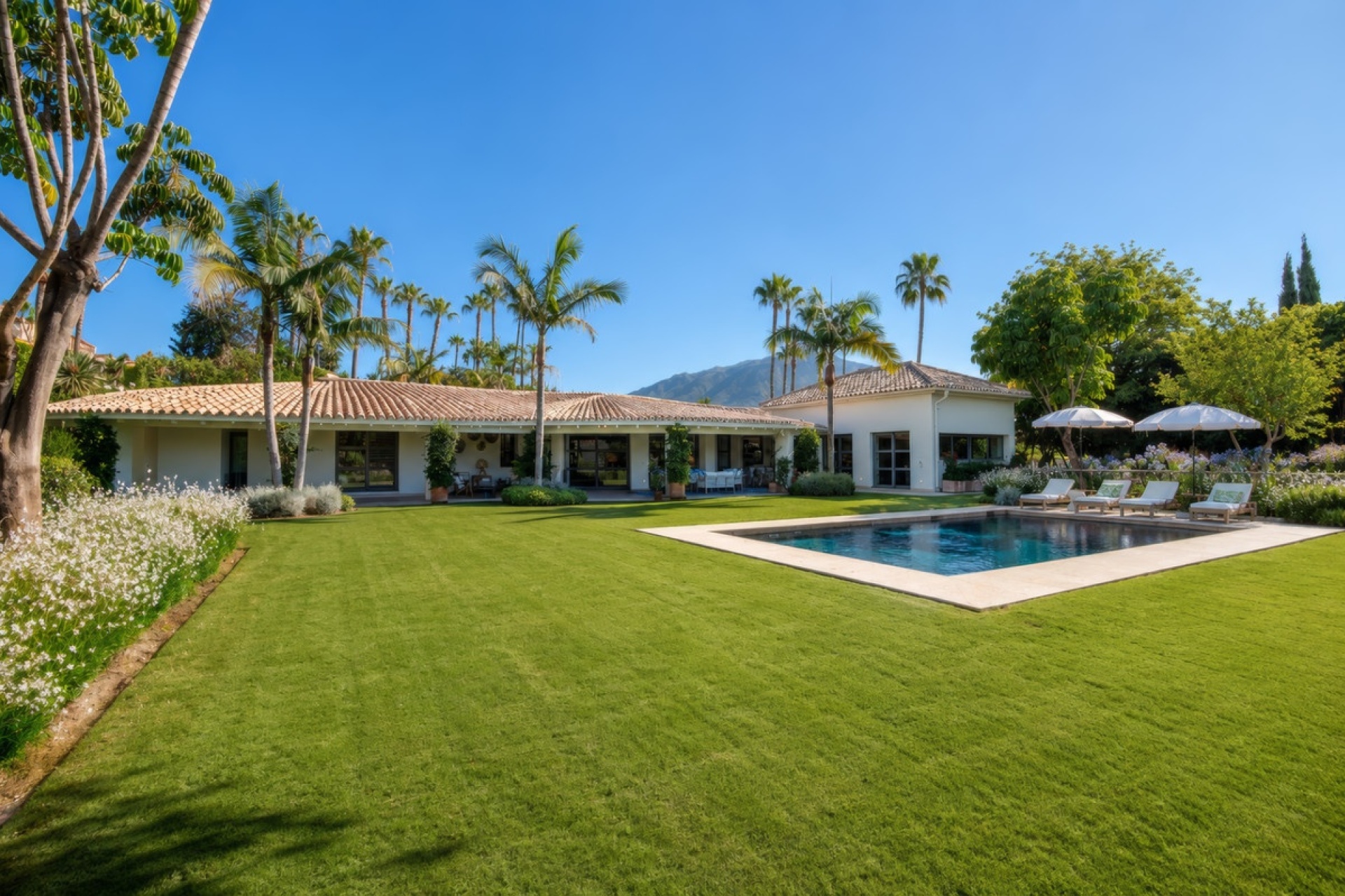 Resale - Villa - Marbella - Nueva Andalucía