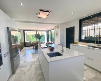 Resale - Villa - Marbella - Nueva Andalucía