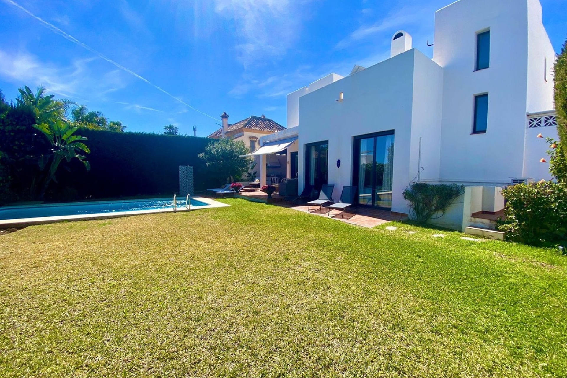 Resale - Villa - Marbella - Nueva Andalucía