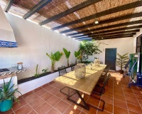Resale - Villa - Marbella - Nueva Andalucía