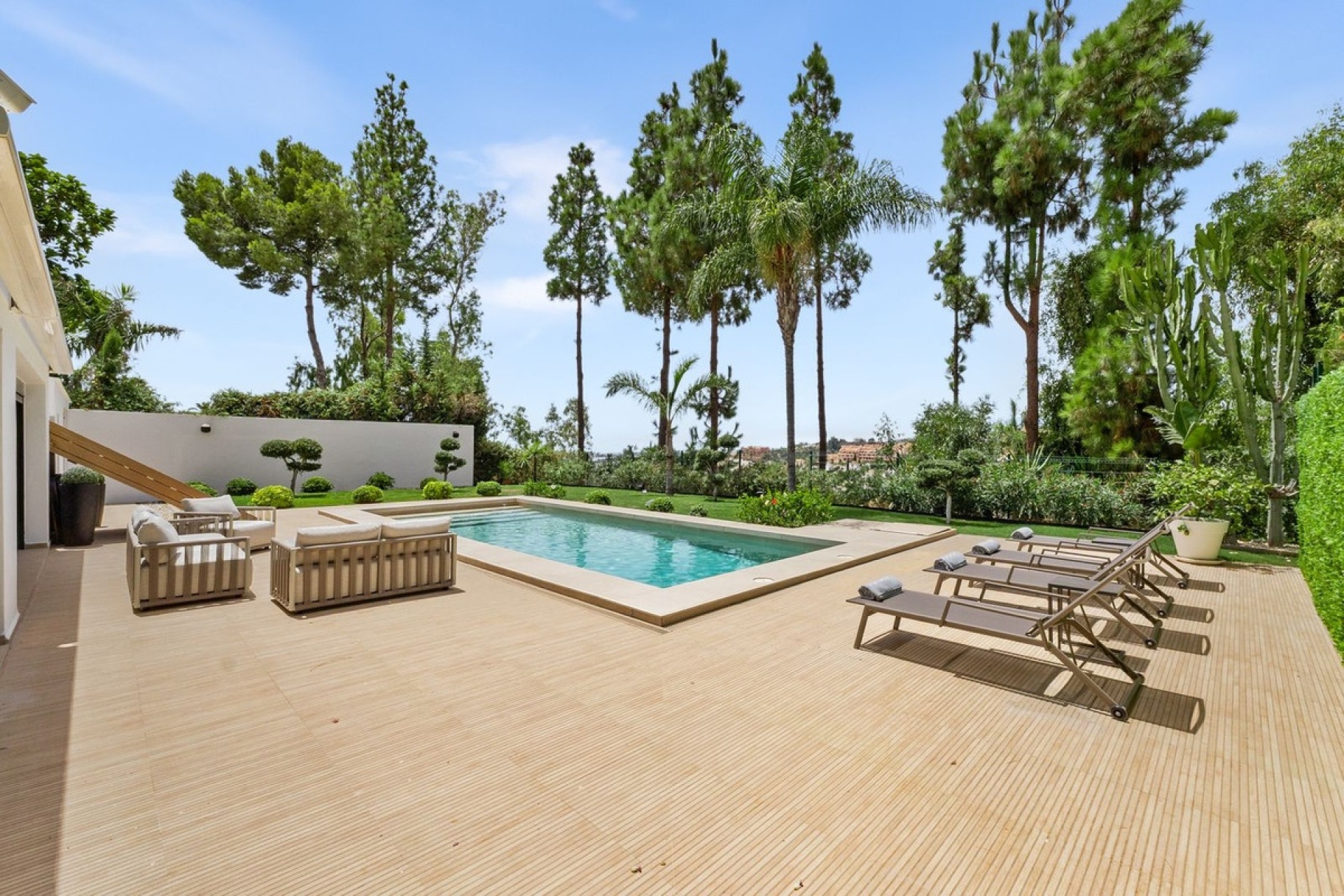 Resale - Villa - Marbella - Nueva Andalucía