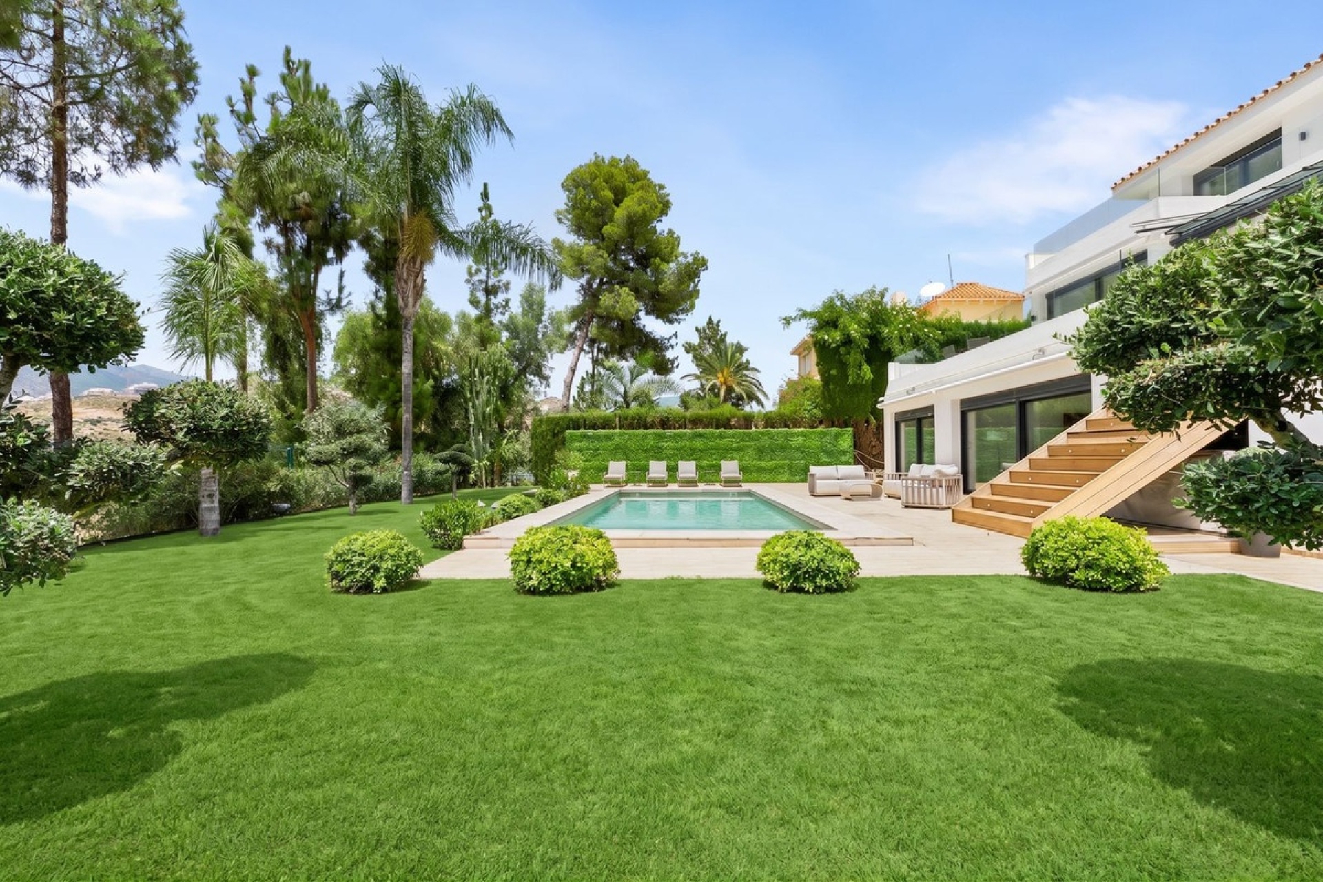 Resale - Villa - Marbella - Nueva Andalucía