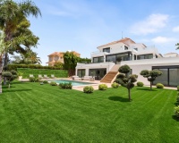 Resale - Villa - Marbella - Nueva Andalucía