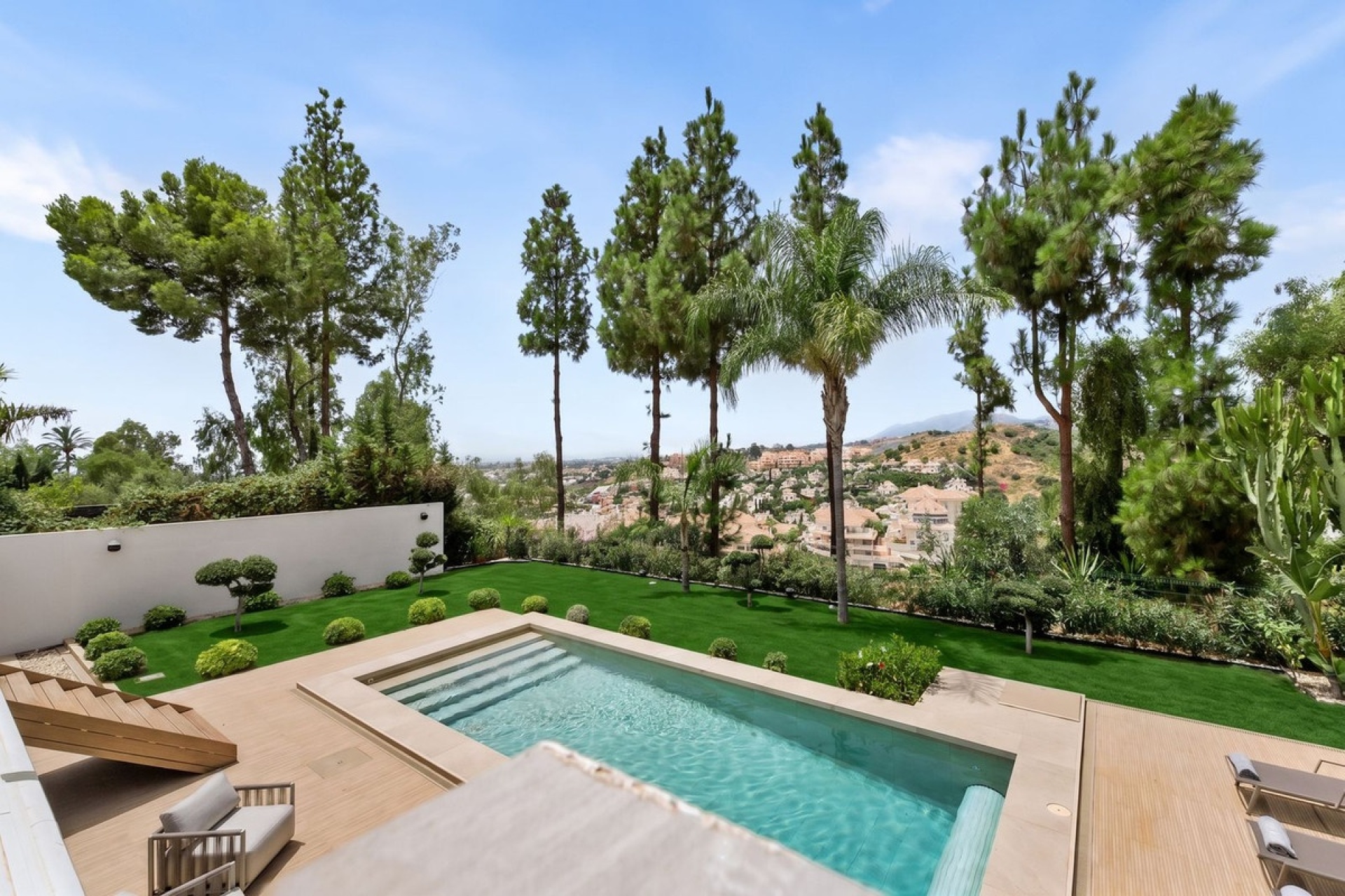 Resale - Villa - Marbella - Nueva Andalucía