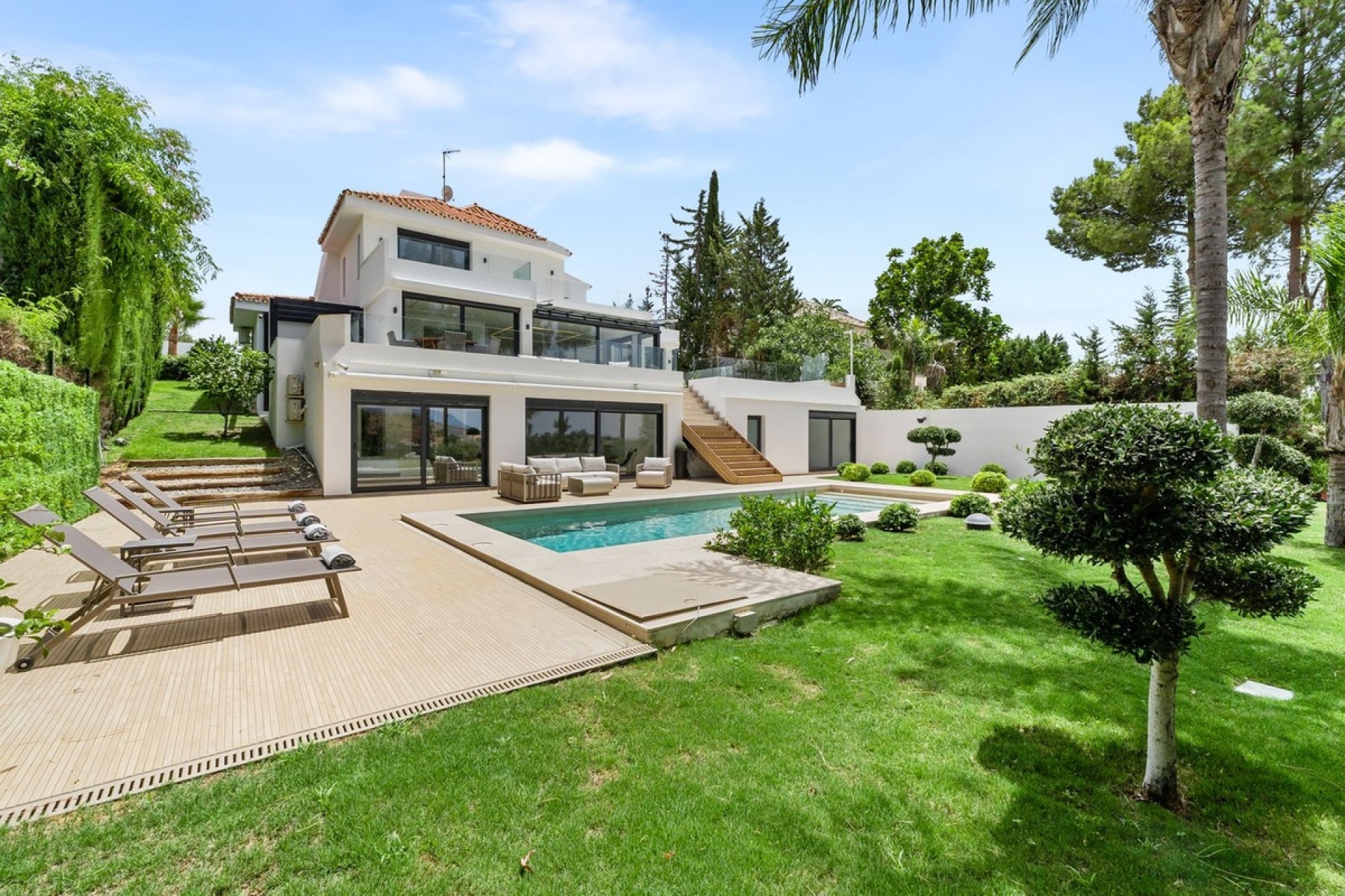 Resale - Villa - Marbella - Nueva Andalucía