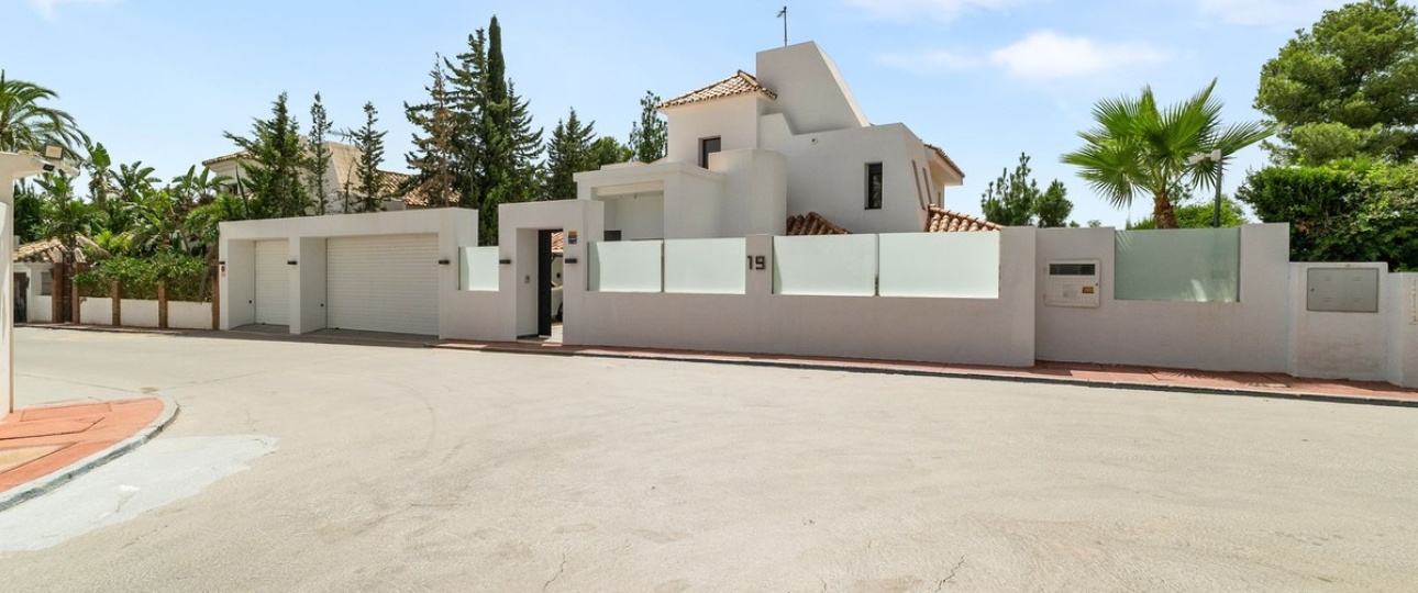 Resale - Villa - Marbella - Nueva Andalucía