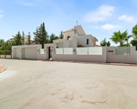 Resale - Villa - Marbella - Nueva Andalucía