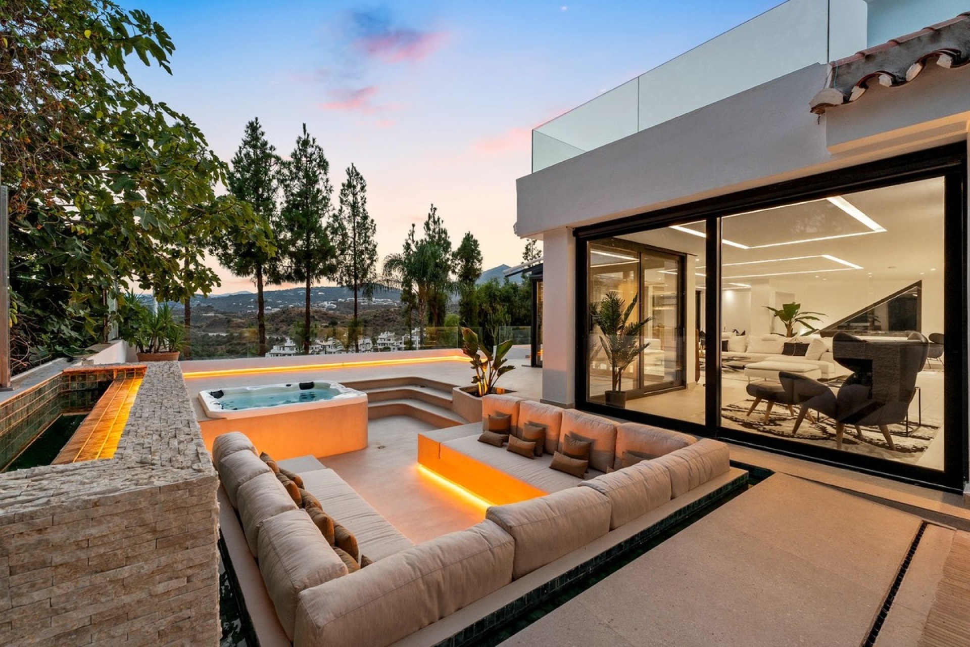 Resale - Villa - Marbella - Nueva Andalucía