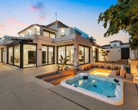 Resale - Villa - Marbella - Nueva Andalucía