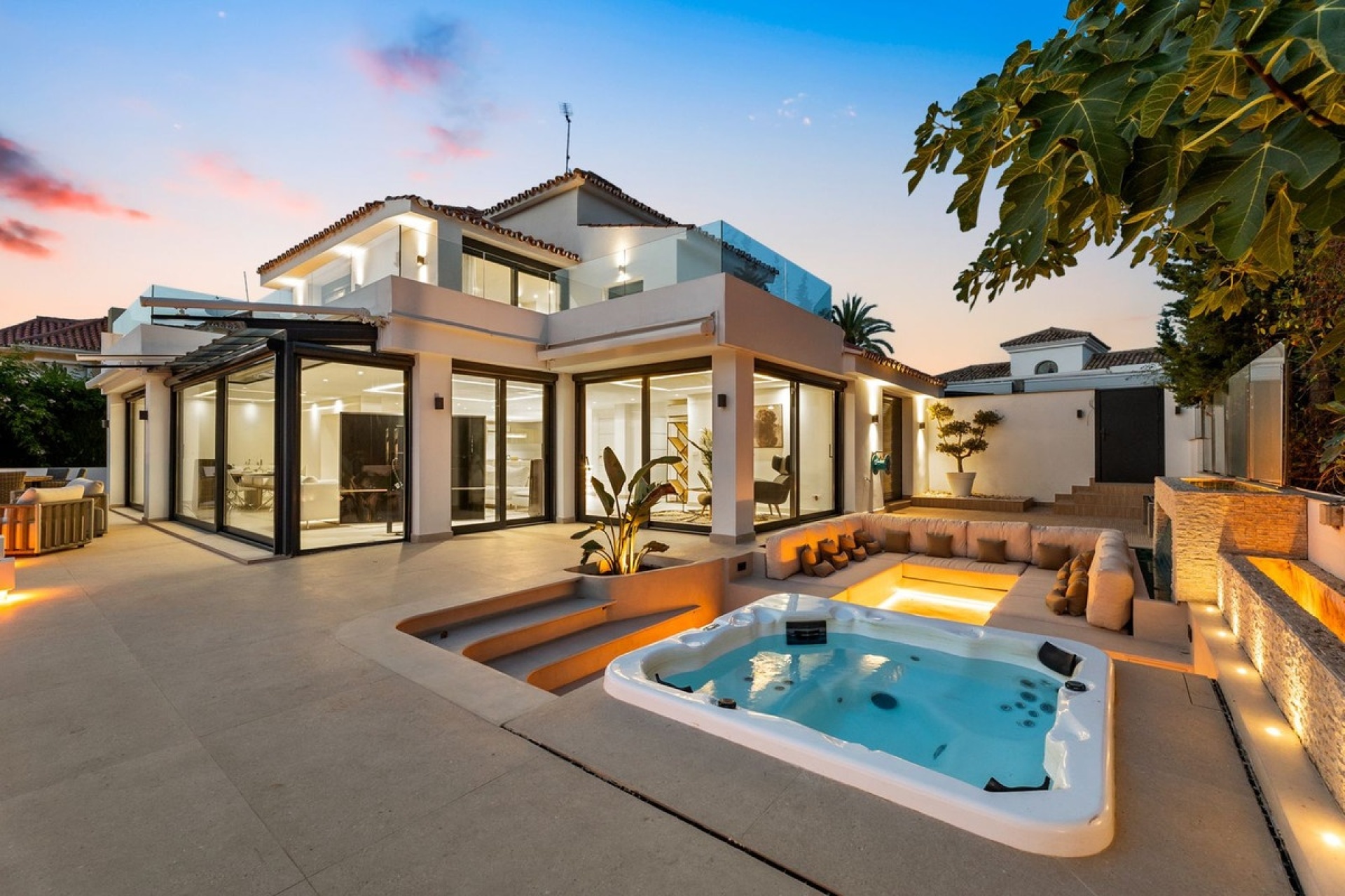 Resale - Villa - Marbella - Nueva Andalucía