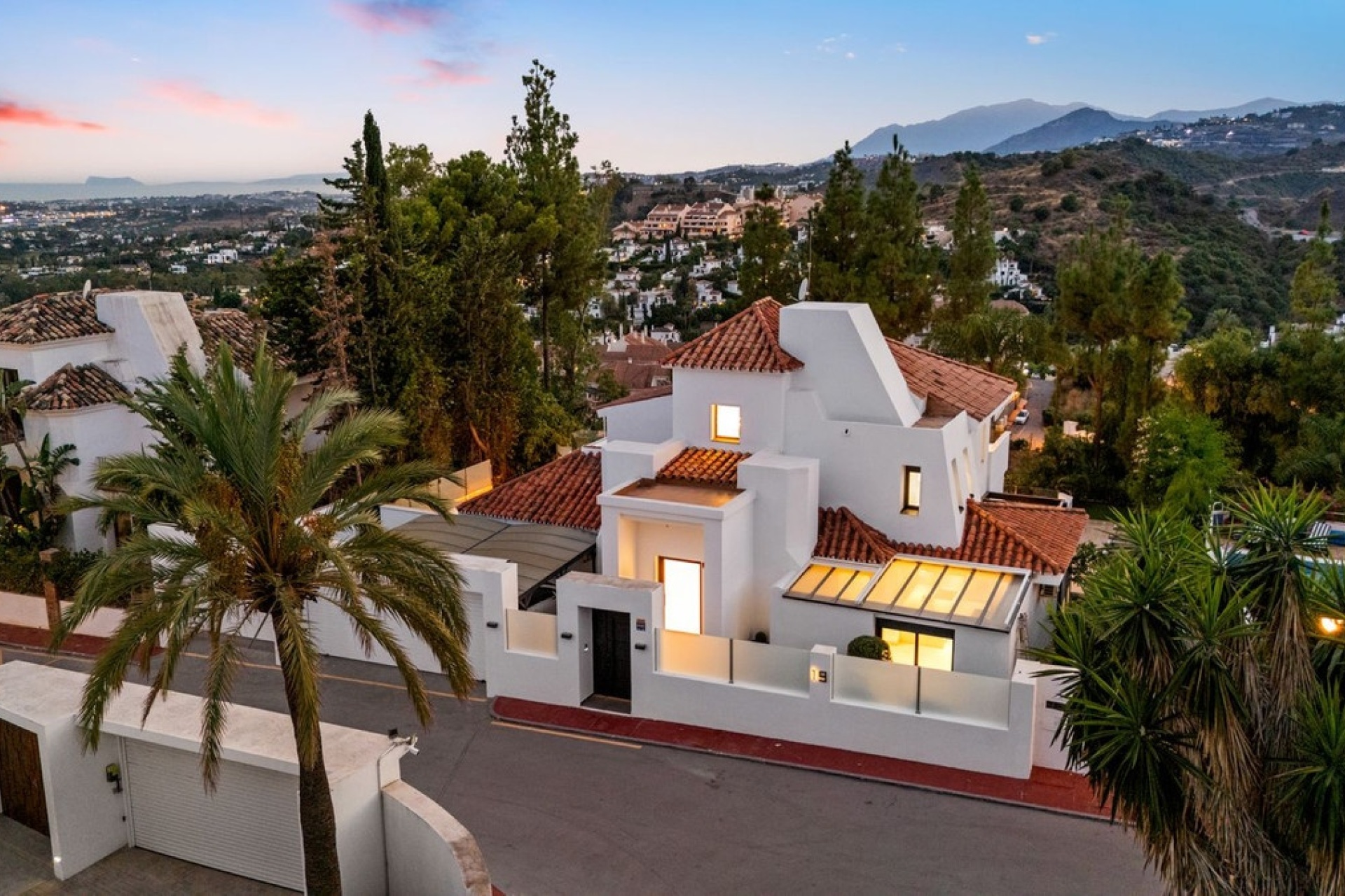 Resale - Villa - Marbella - Nueva Andalucía