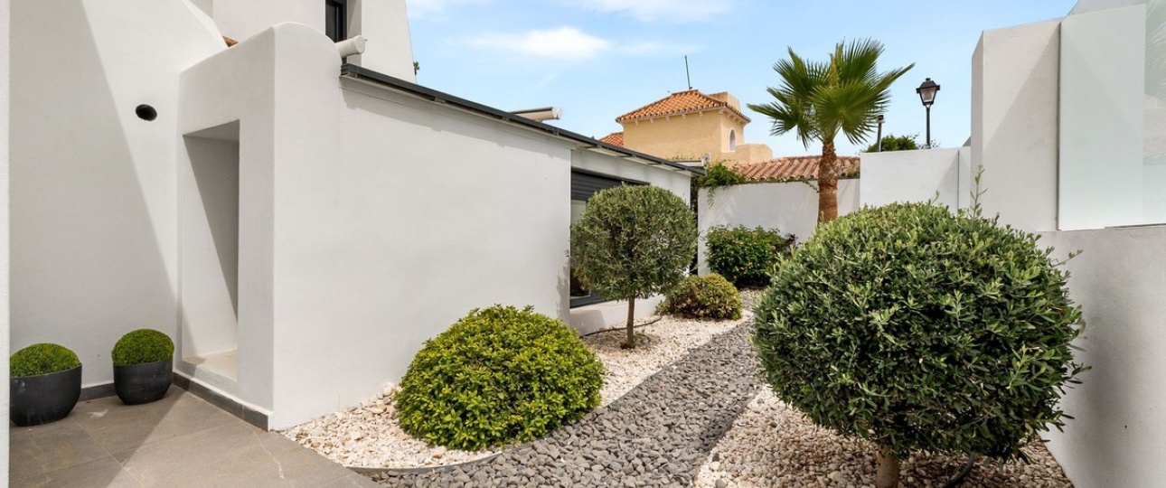 Resale - Villa - Marbella - Nueva Andalucía