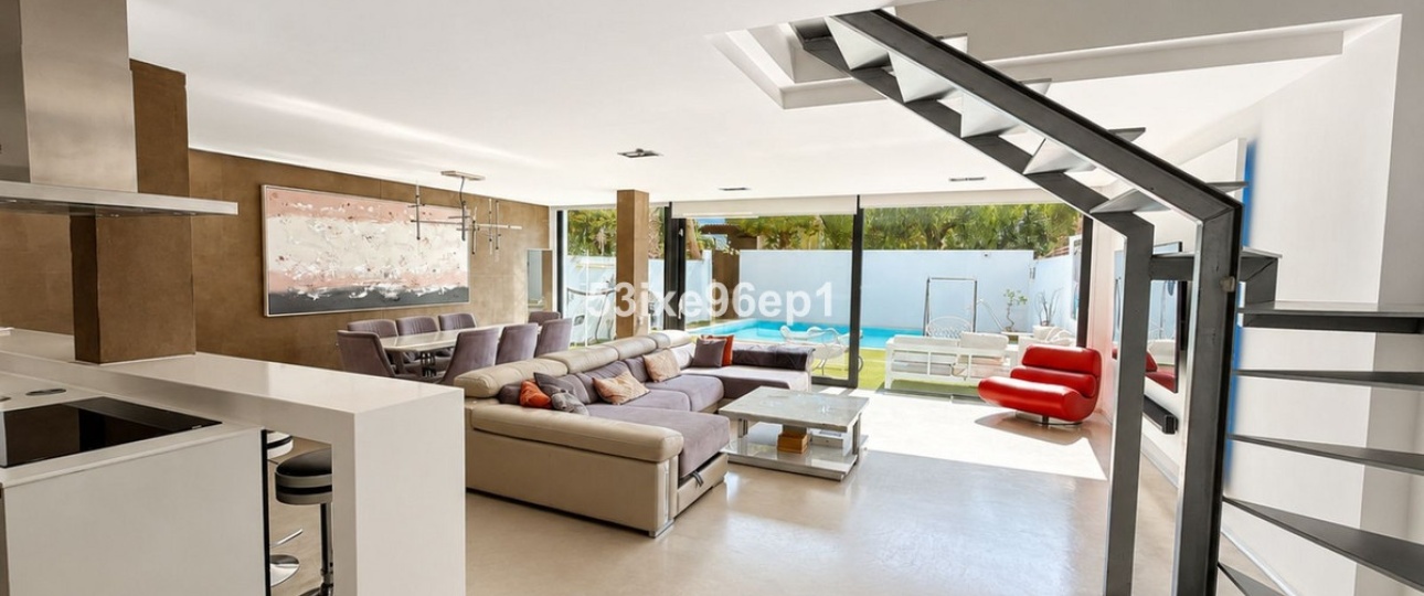 Resale - Villa - Marbella - Nueva Andalucía