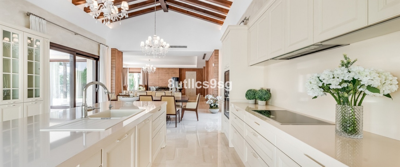Resale - Villa - Marbella - Nueva Andalucía