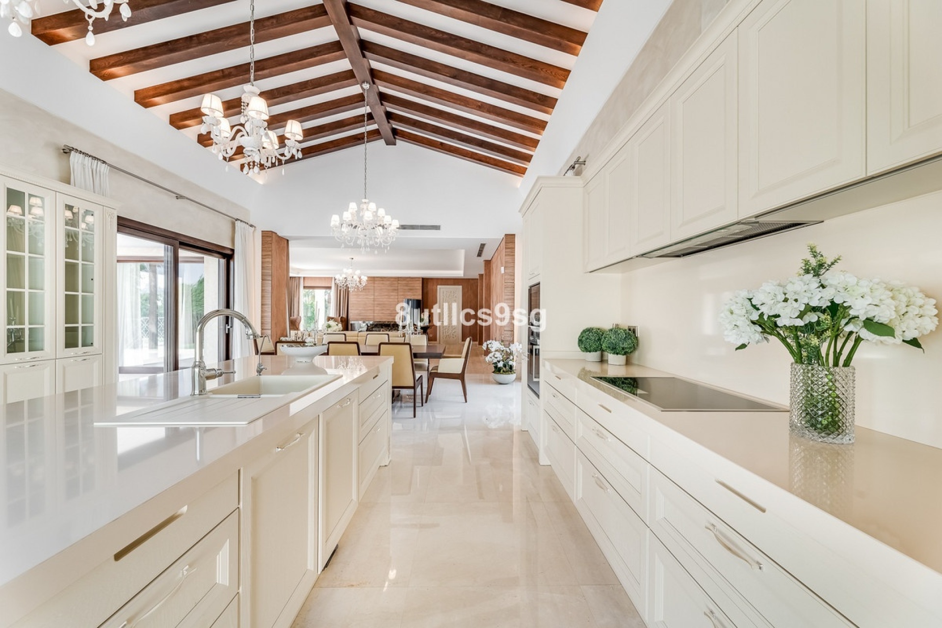 Resale - Villa - Marbella - Nueva Andalucía