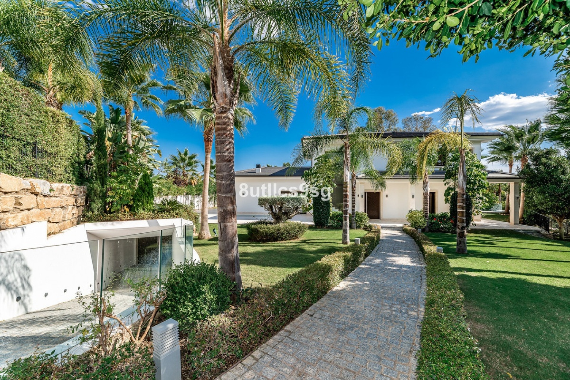 Resale - Villa - Marbella - Nueva Andalucía