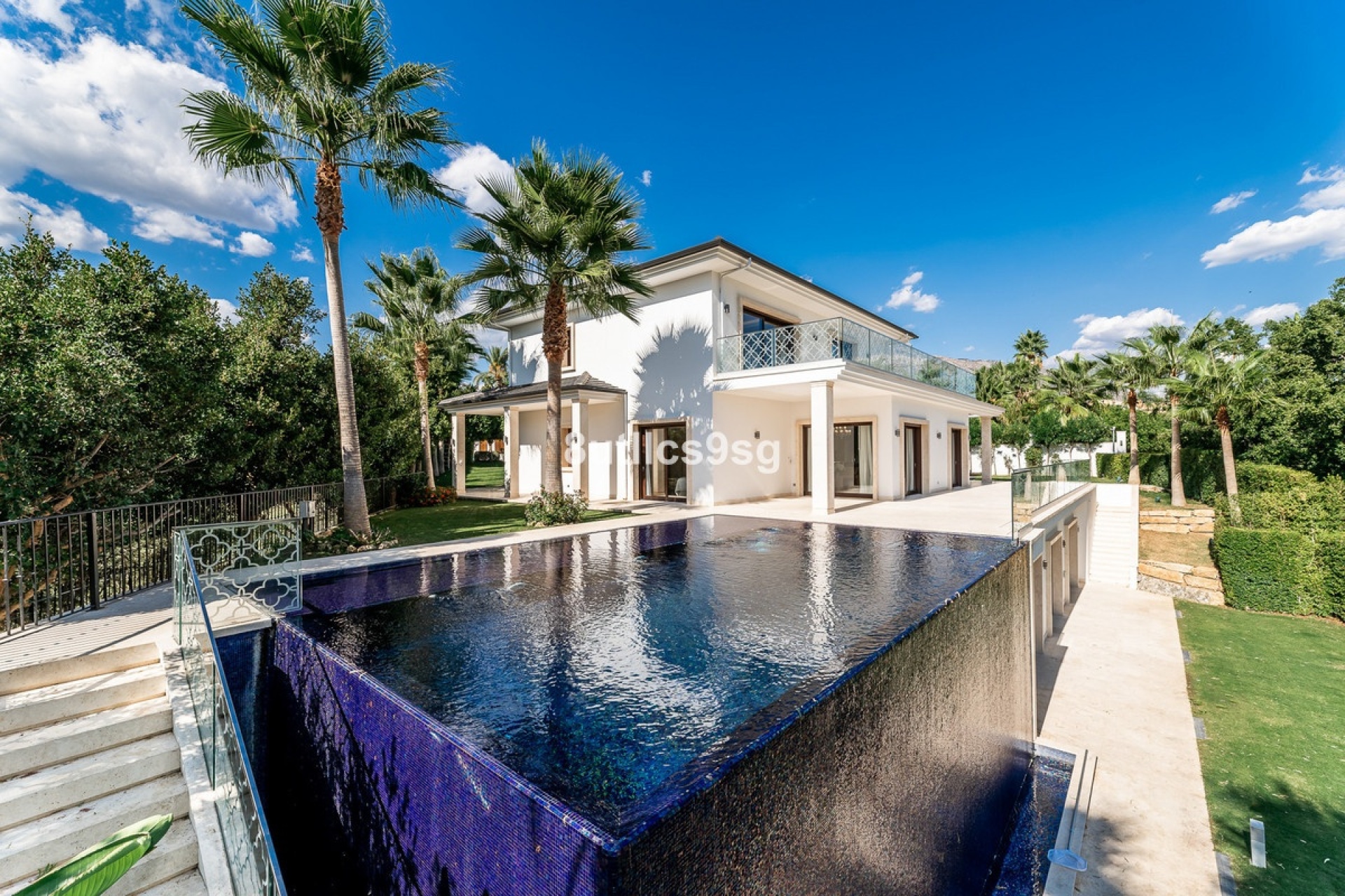 Resale - Villa - Marbella - Nueva Andalucía