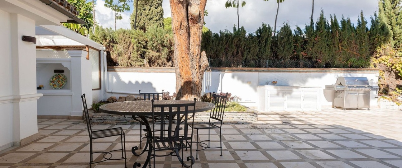 Resale - Villa - Marbella - Nueva Andalucía