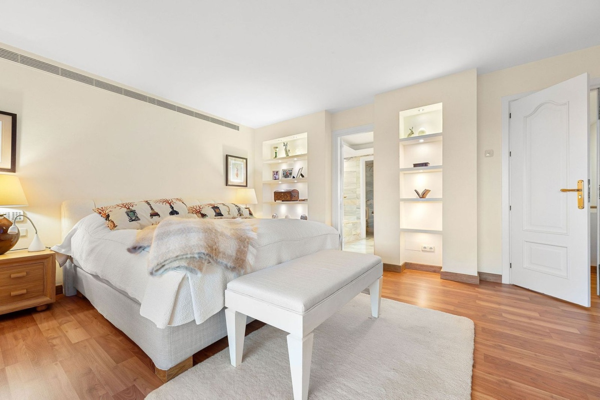 Resale - Villa - Marbella - Nueva Andalucía