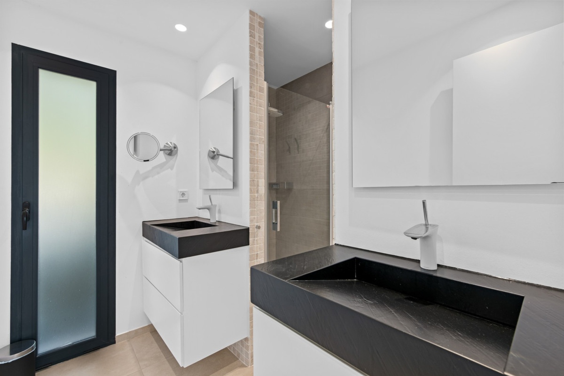 Resale - Villa - Marbella - Nueva Andalucía