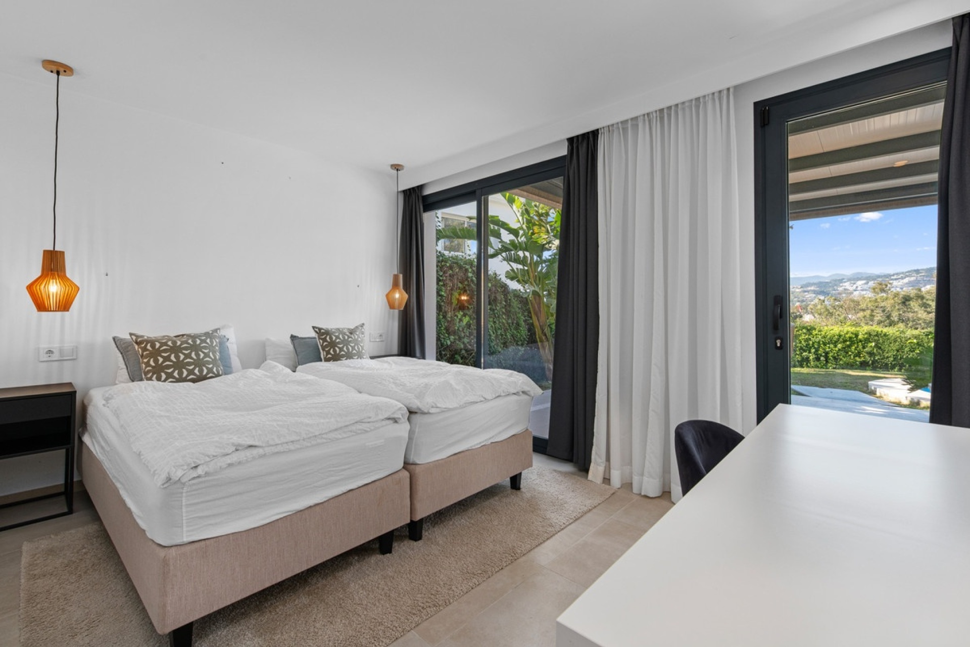 Resale - Villa - Marbella - Nueva Andalucía