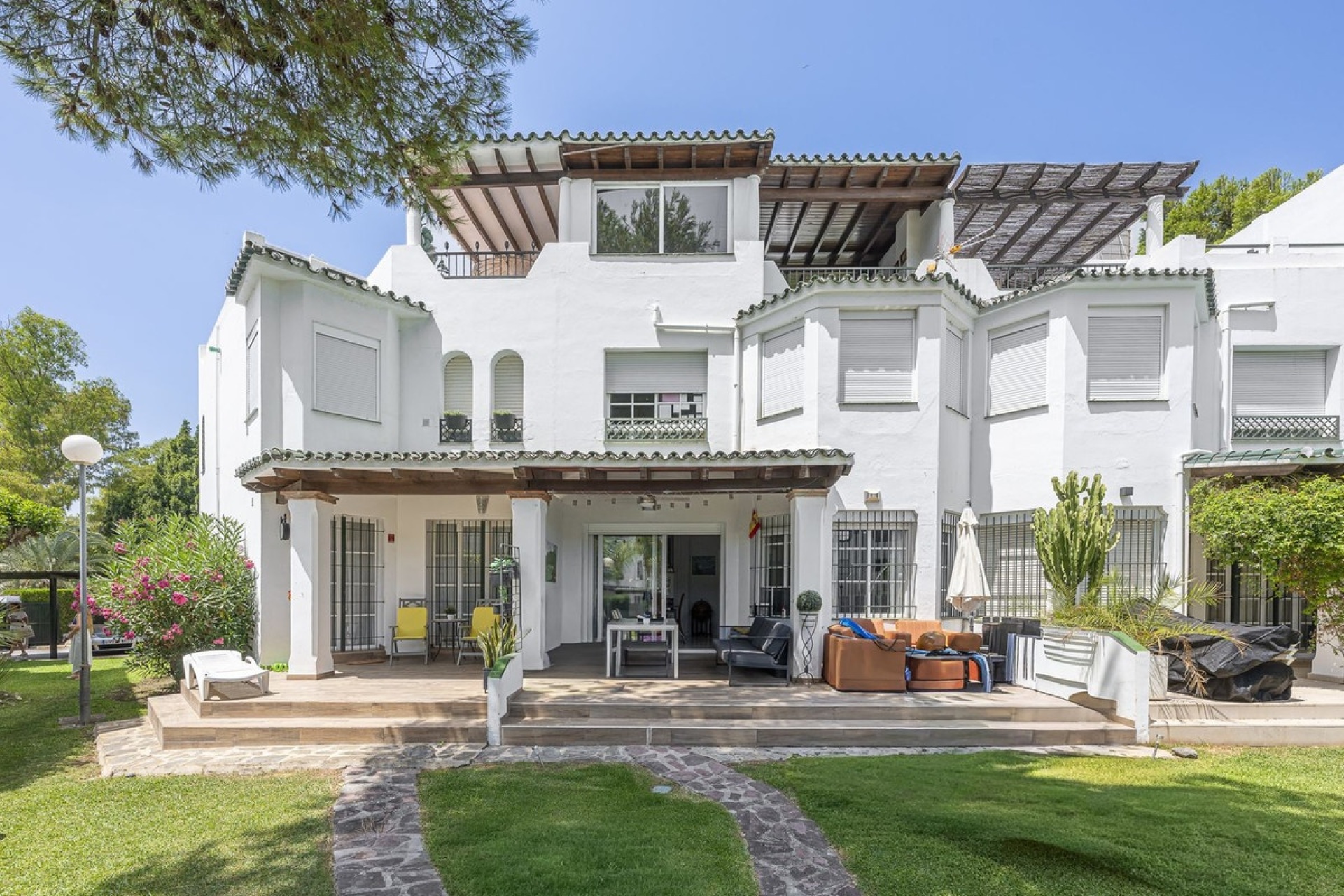 Resale - Villa - Marbella - Nueva Andalucía
