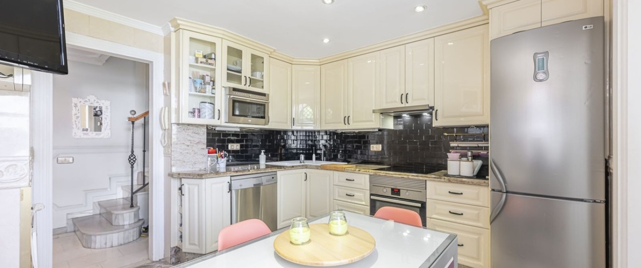 Resale - Villa - Marbella - Nueva Andalucía