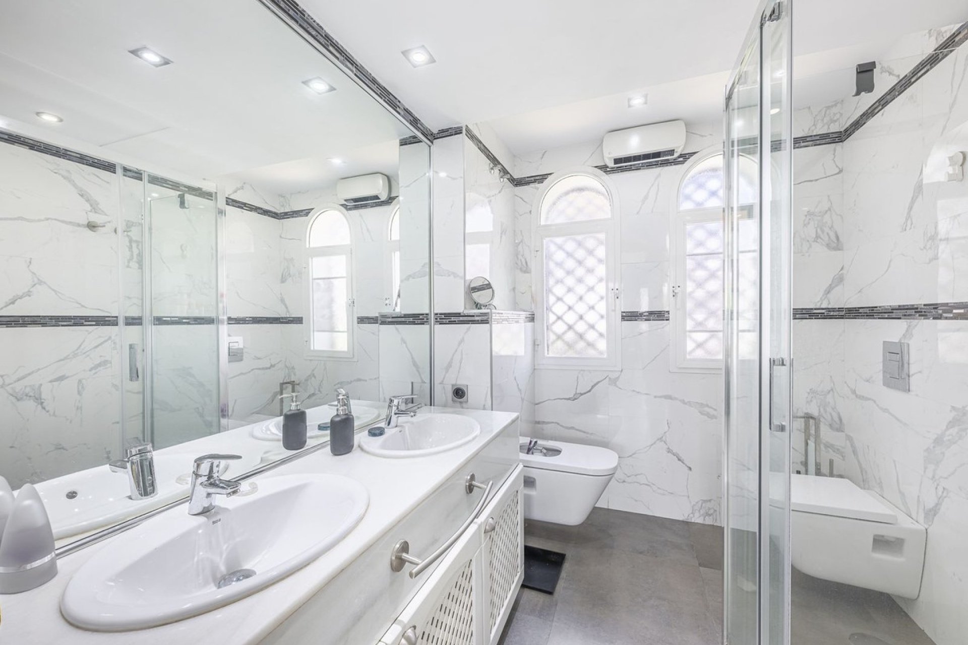 Resale - Villa - Marbella - Nueva Andalucía