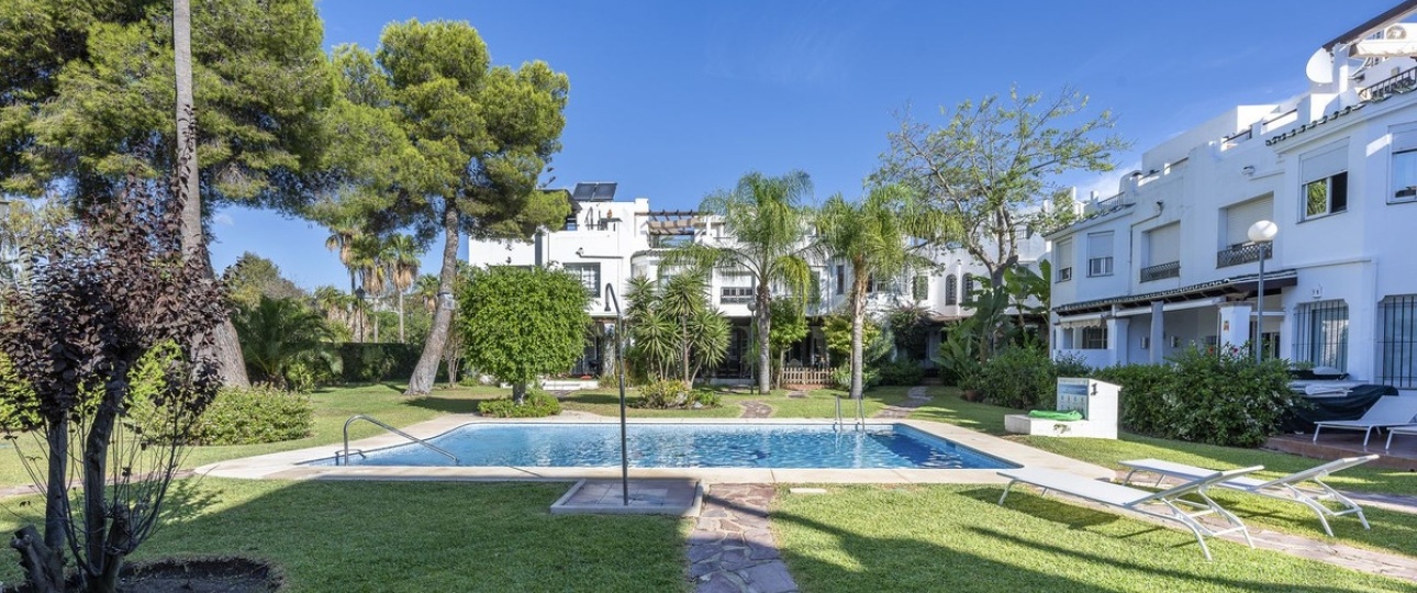 Resale - Villa - Marbella - Nueva Andalucía