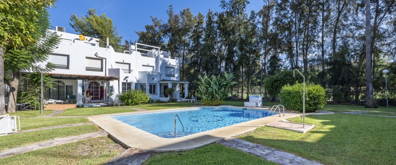 Resale - Villa - Marbella - Nueva Andalucía