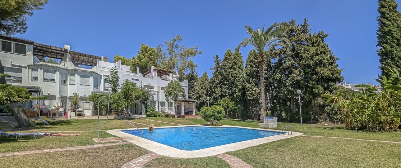 Resale - Villa - Marbella - Nueva Andalucía